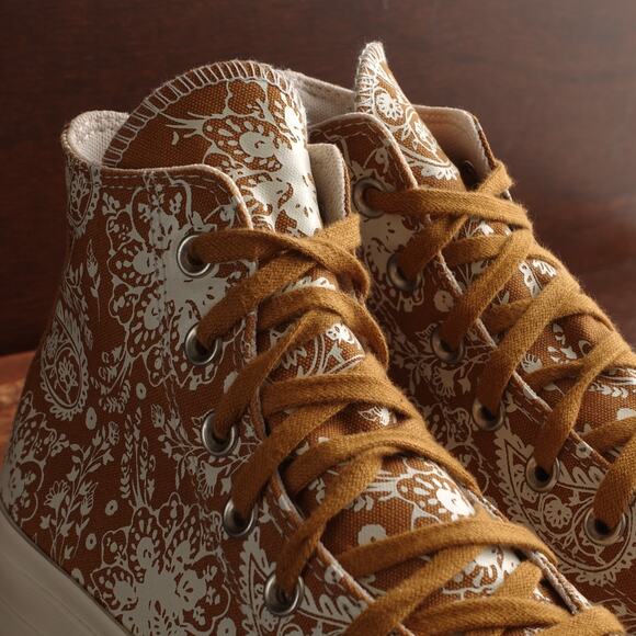 Converse Sneakers WMS SZ 6 Gold Paisley High Top Platform Shoes Bandana Casual - Picture 6 of 16